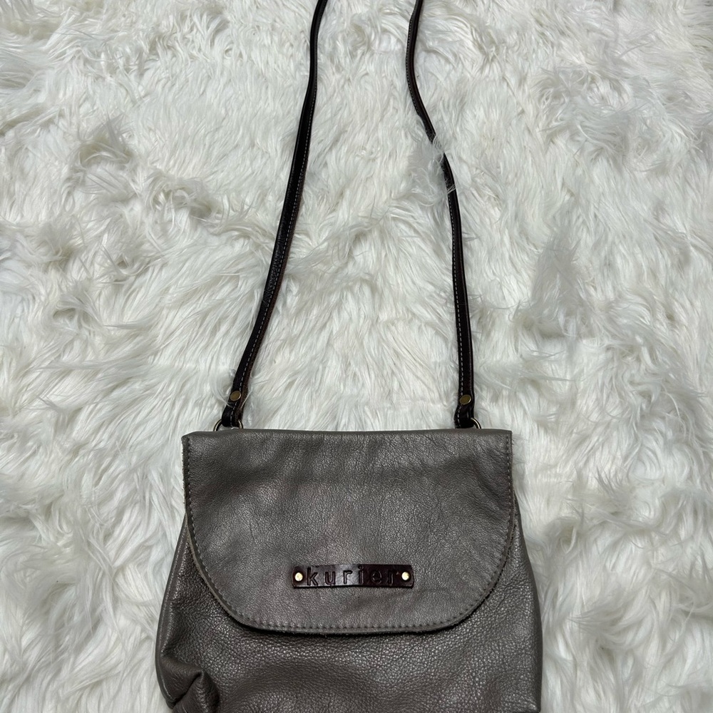 Kurier Leather Crossbody Bag
